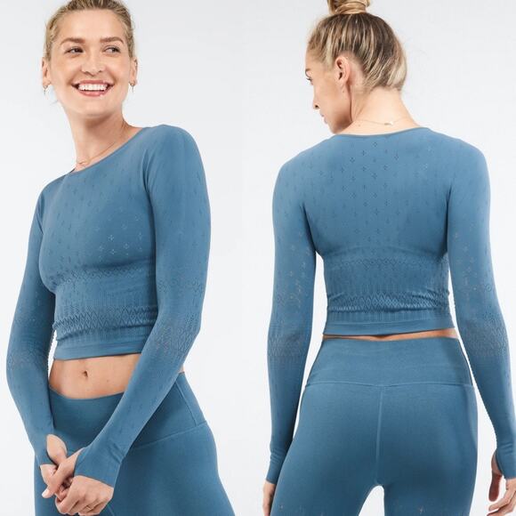 FABLETICS WOMEN'S NEW BLUE ASHTON SCULPTKNIT LONG SLEEVE CROP TOP SIZE MEDIUM - Picture 1 of 10